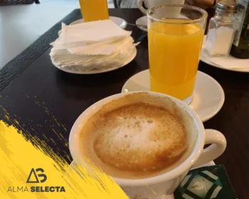 CAFÉ Y ZUMO