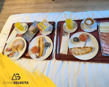 DESAYUNO EN HABITACIÓN